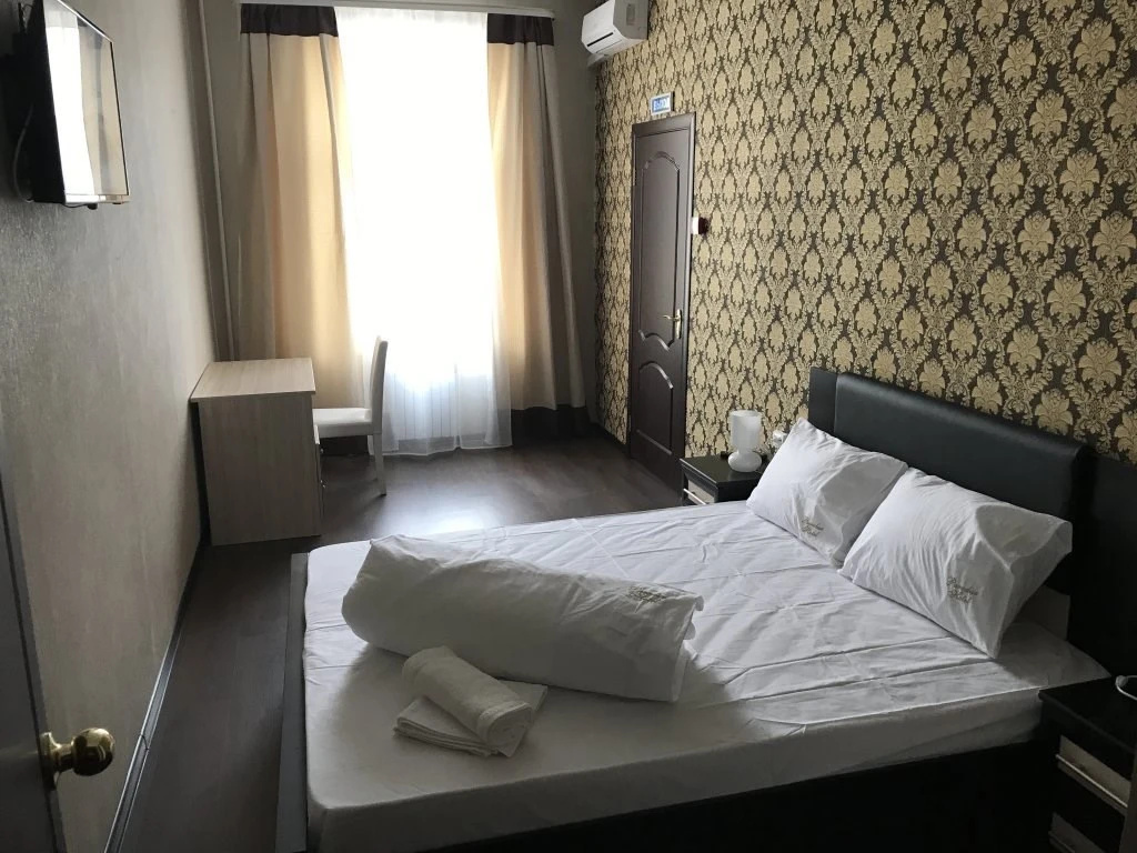 Тверская 12