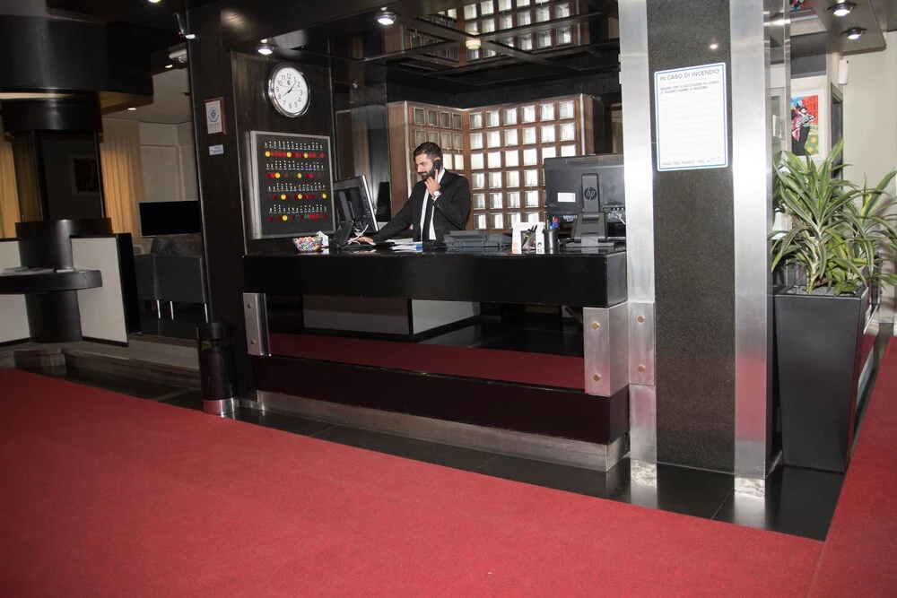 Hotel 7 Mari