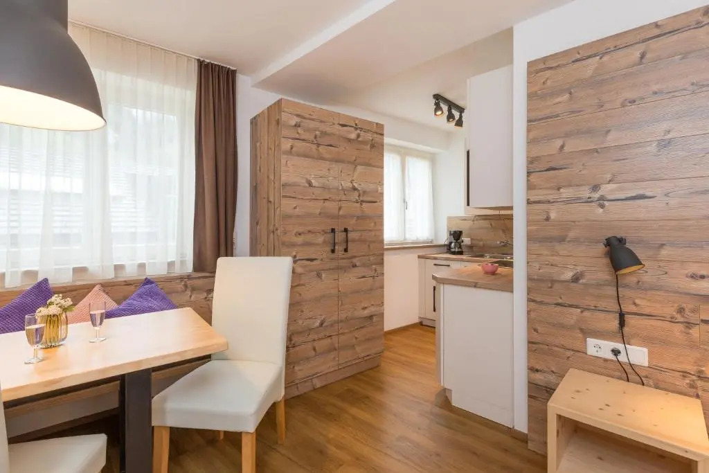 Dolomite Apartments - by Familiaris