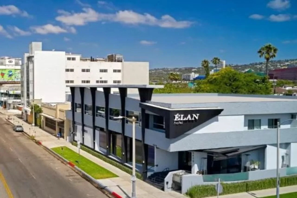 Elan Hotel
