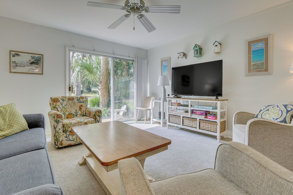 Walk to Beach! Hilton Head Island Escape w/ Pool