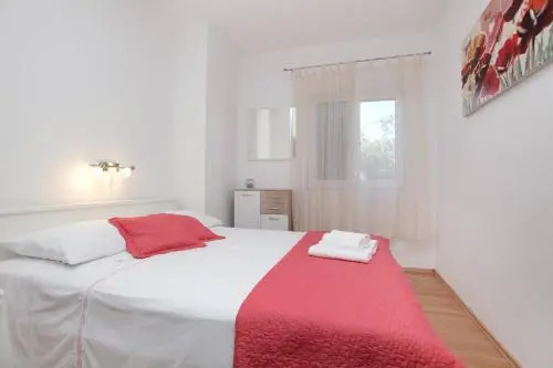 Apartman Tone