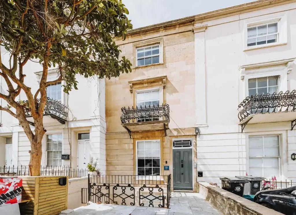 Clifton 32 - Apartment 1 - Hopewell