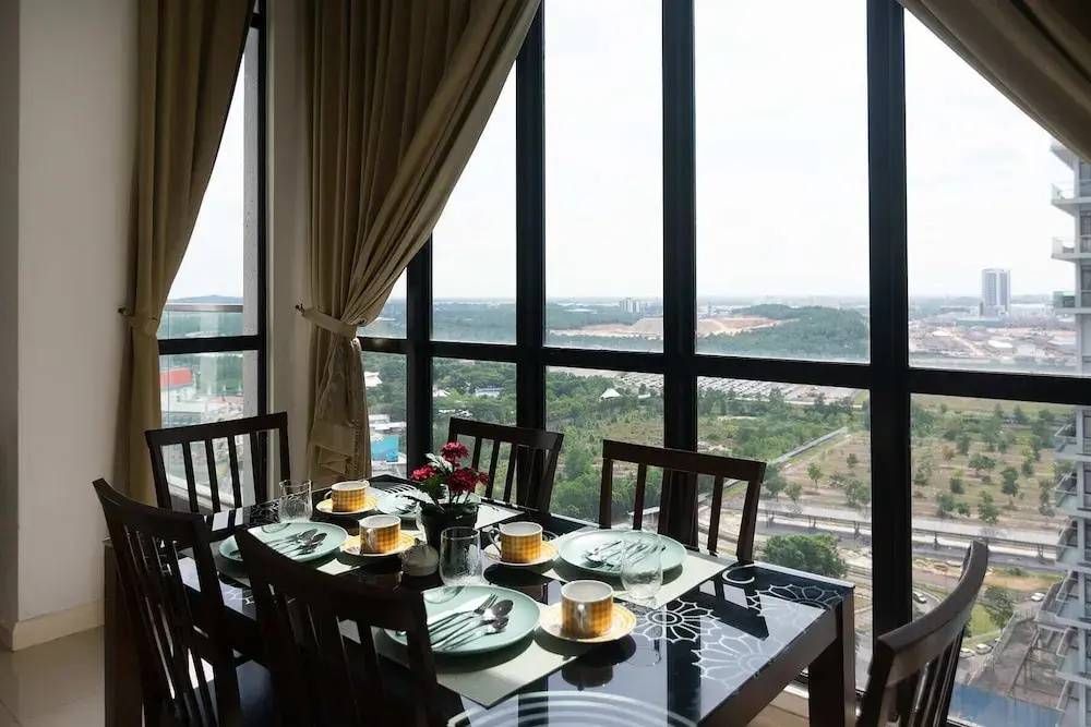 Lux Dpristine 3BR Home w Views, 5mins to Legoland