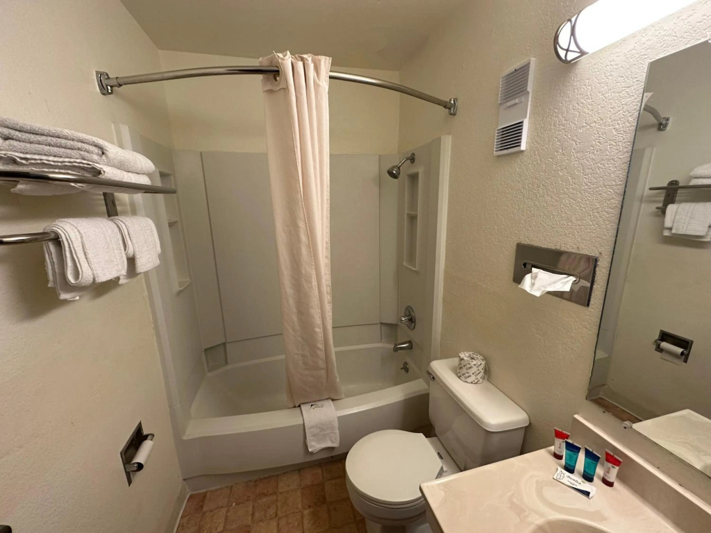 Simple Rewards Inn