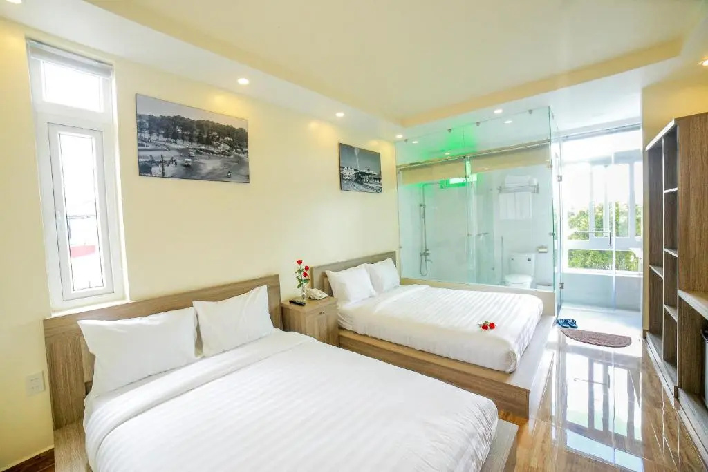 Nhật Nguyên Hotel