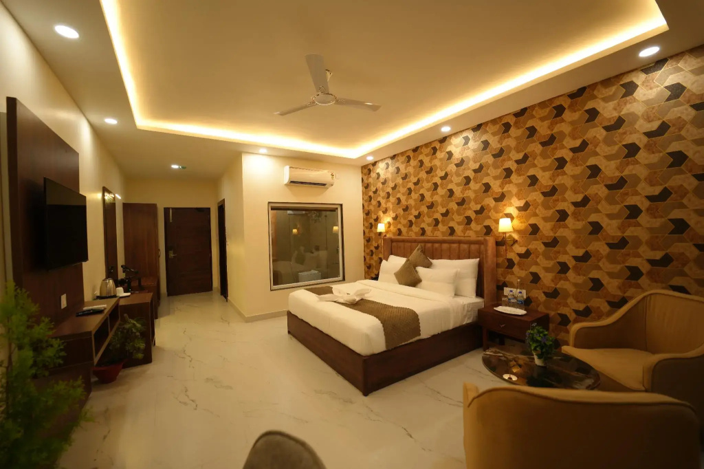OYO 12079 Hotel Manu Vinod