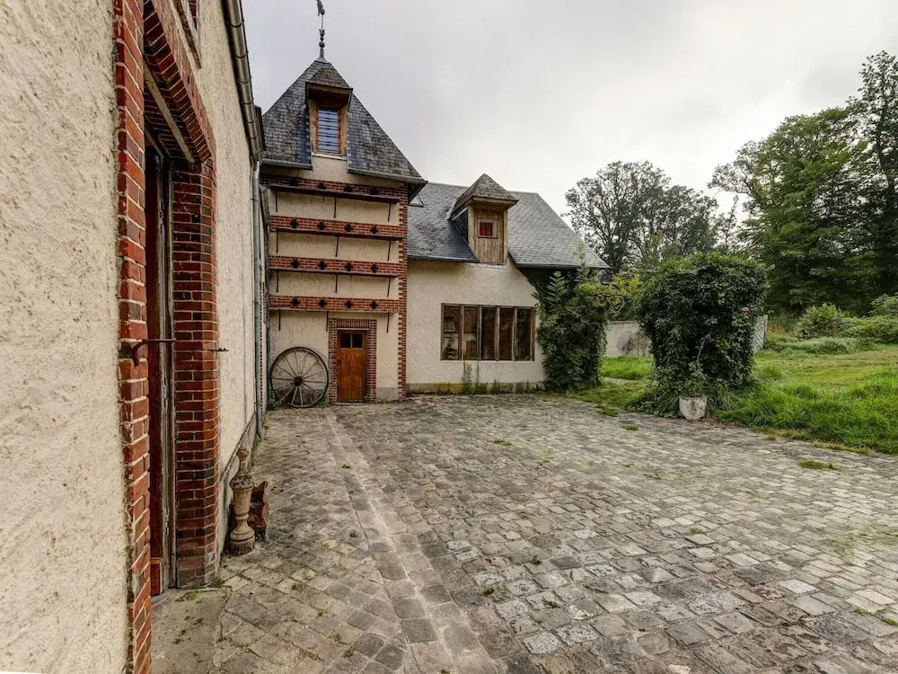 Pleasant Holiday Home in Raizeux With Garden