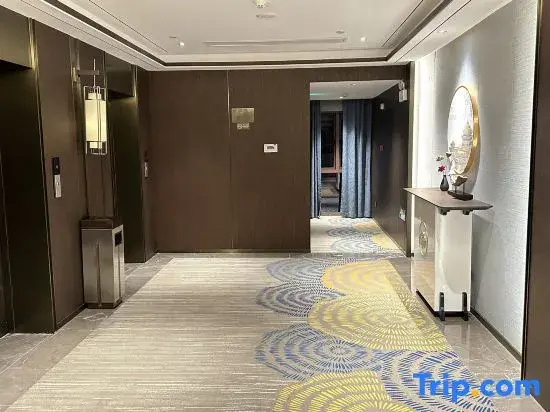 TILL BRIGHT Hotel
