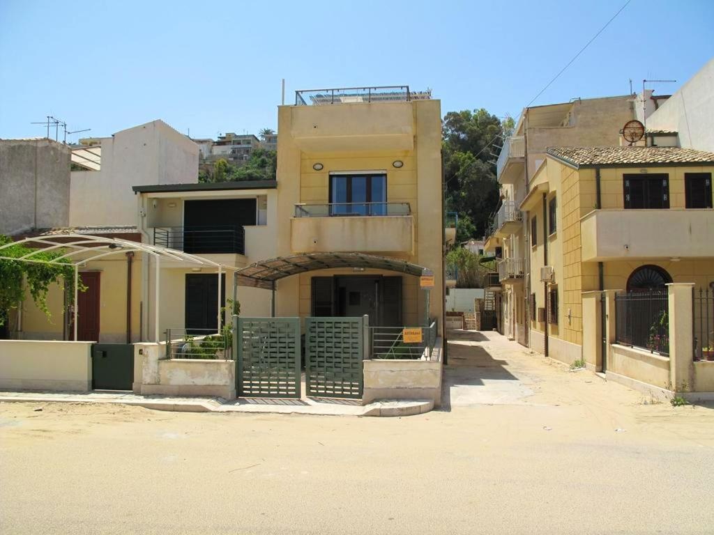 2 bedrooms house with wifi at Alcamo