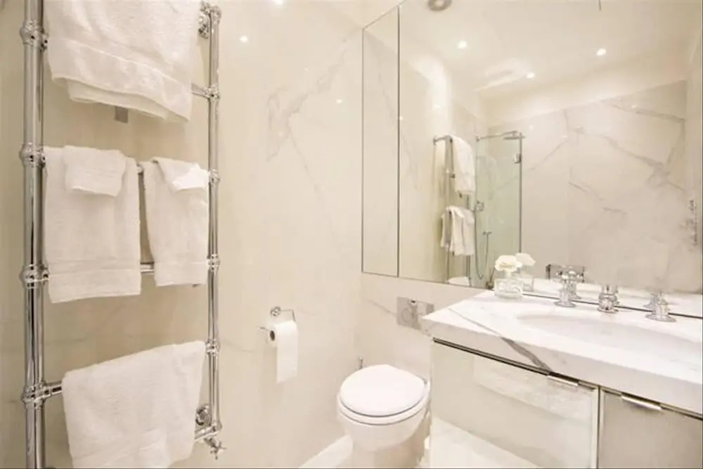 Luxurious 1BR Period Property in Kensington