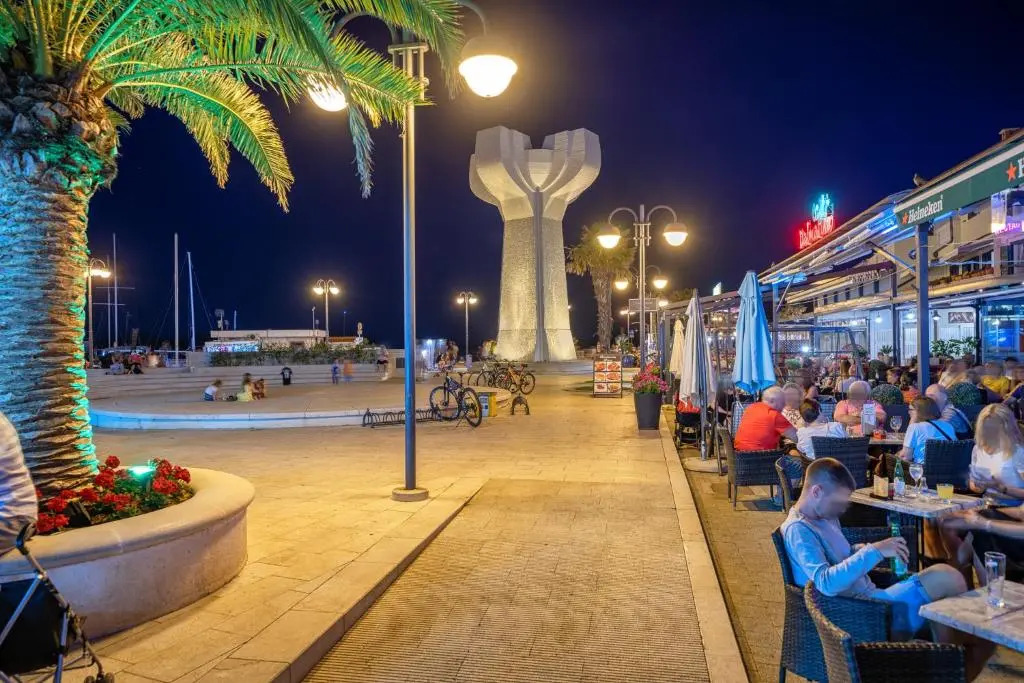 Heritage Residence in Center with pool