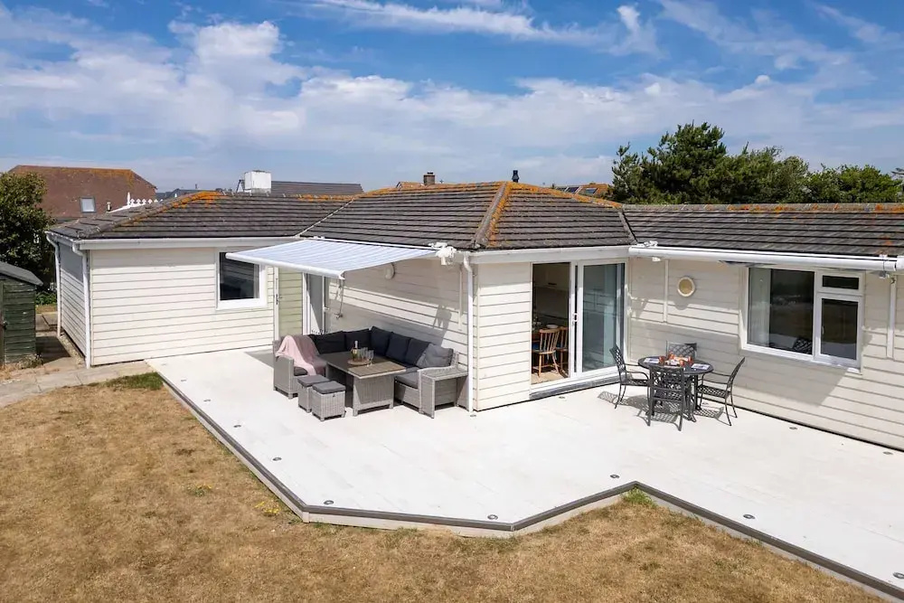 3-bed Beach Bungalow Garden 150m to Sea