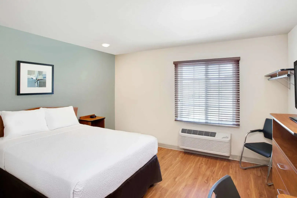 WoodSpring Suites Lafayette