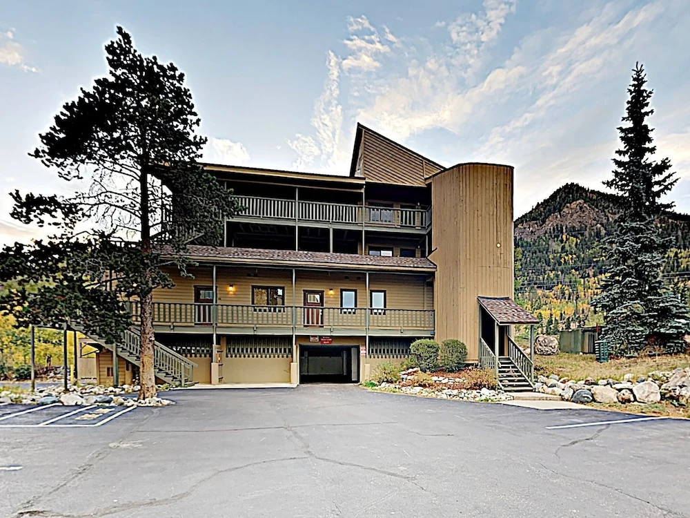 Amazing Walkable Locale Condo Unit 313 1 Bedroom 1 Bathroom Condo
