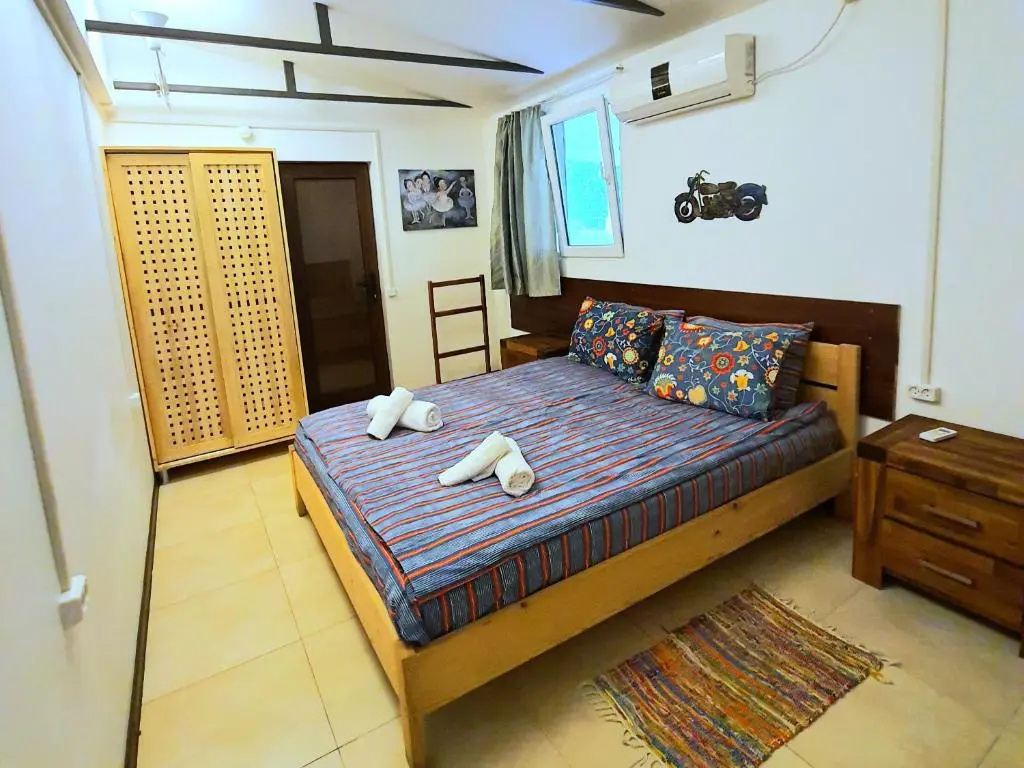 House & Yard Sesil L 90 m to beach