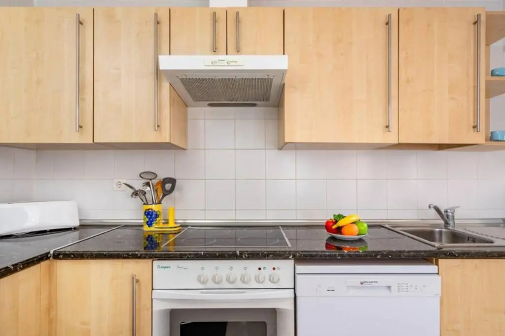 Lovely Flat with Open Pool in El Higueron Ref 106