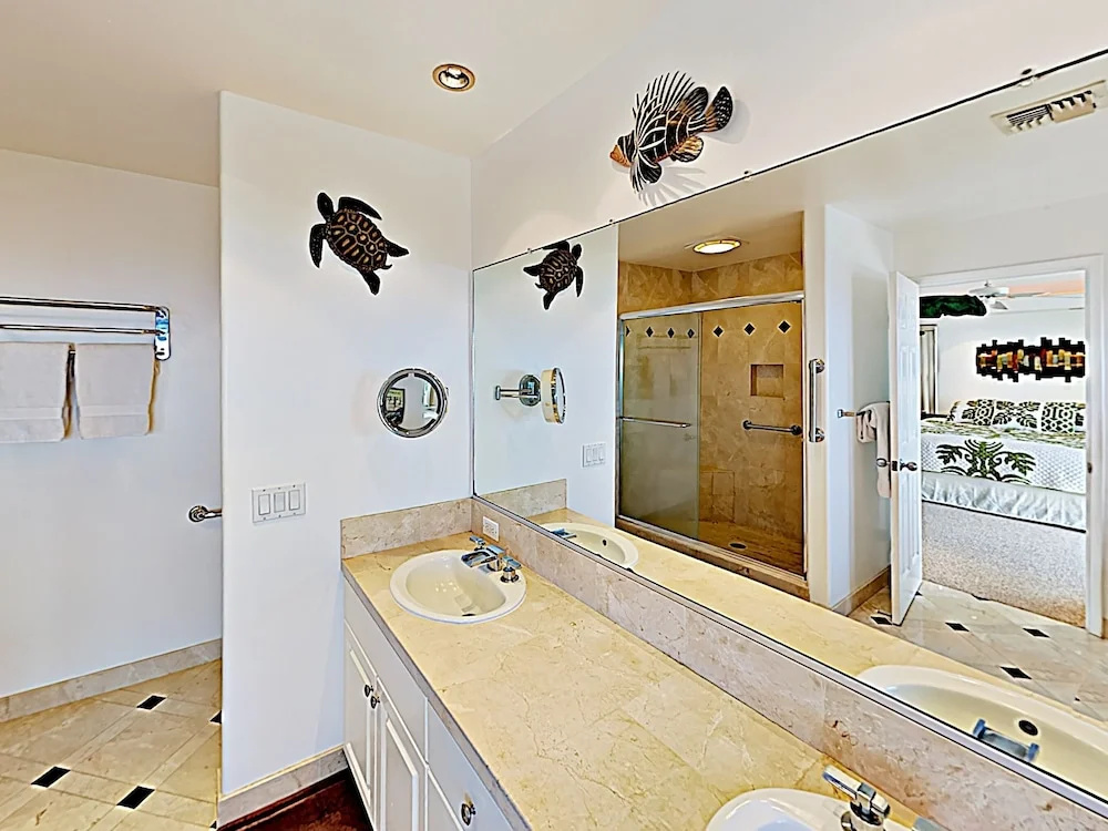New Listing! Kona Sunset Hale W/ Ocean Views 3 Bedroom Home