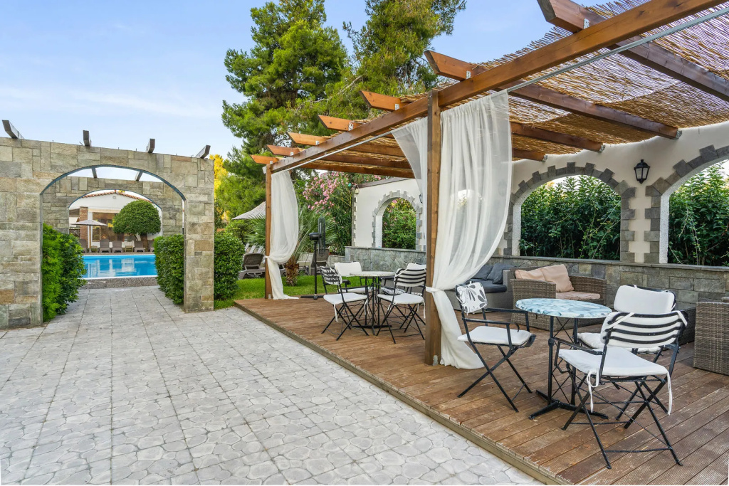 Stefania Beach Resort