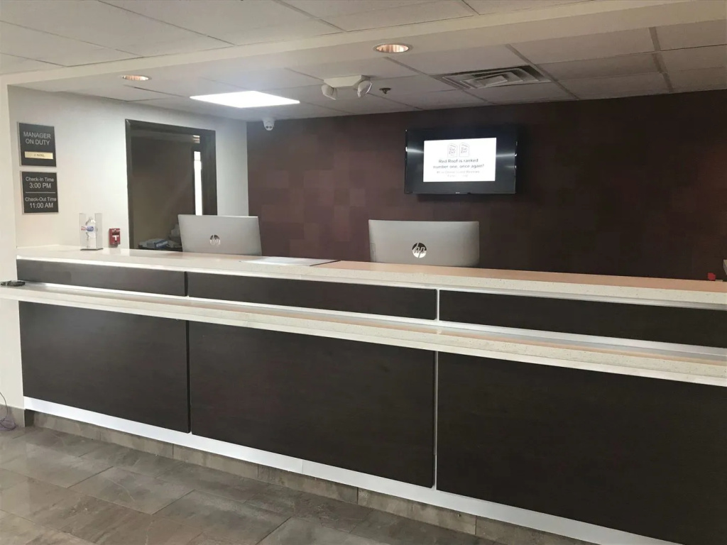 Red Roof Inn PLUS & Suites Houston - IAH Airport SW