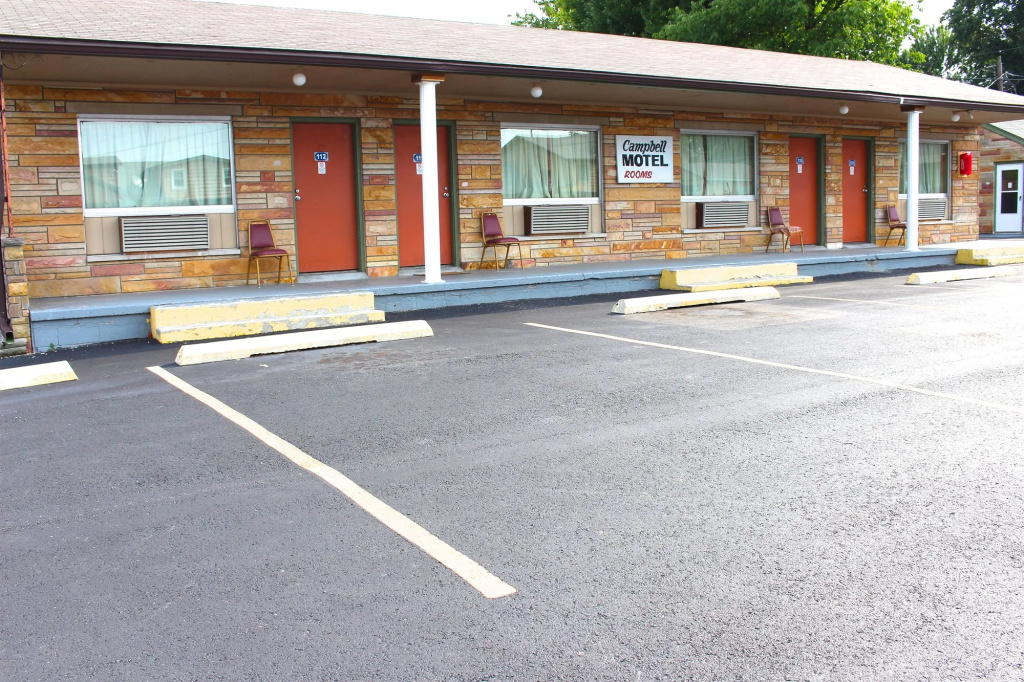 Hometowne Inn & Suites