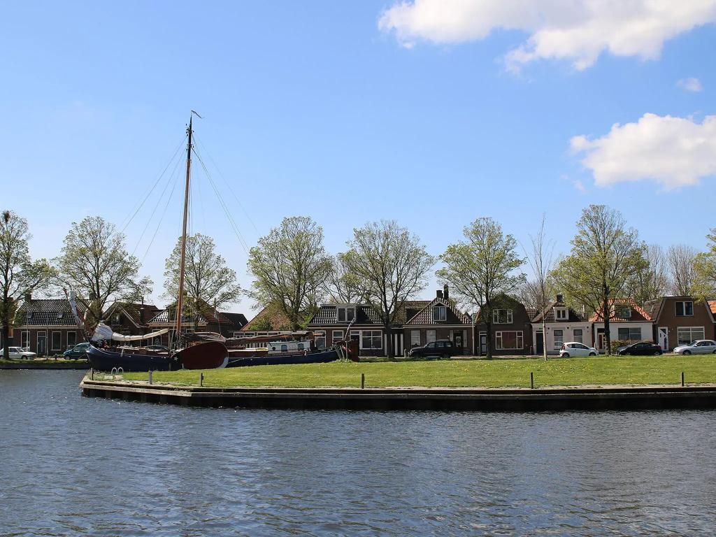Peaceful Villa on the Water in Stavoren
