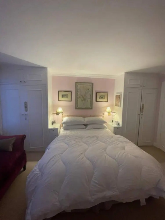 Expansive 4BD Home- 15 min From Buckingham Palace!