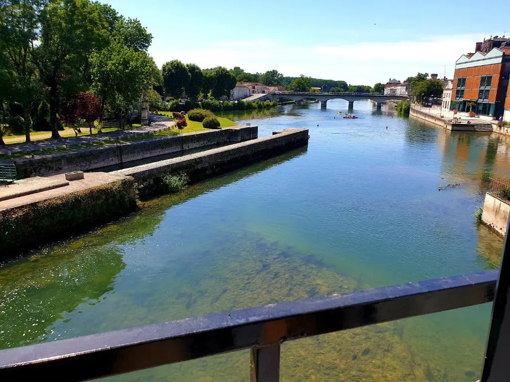 Quai 3 Loft Moderne et Lumineux les Pieds Dans L'eau