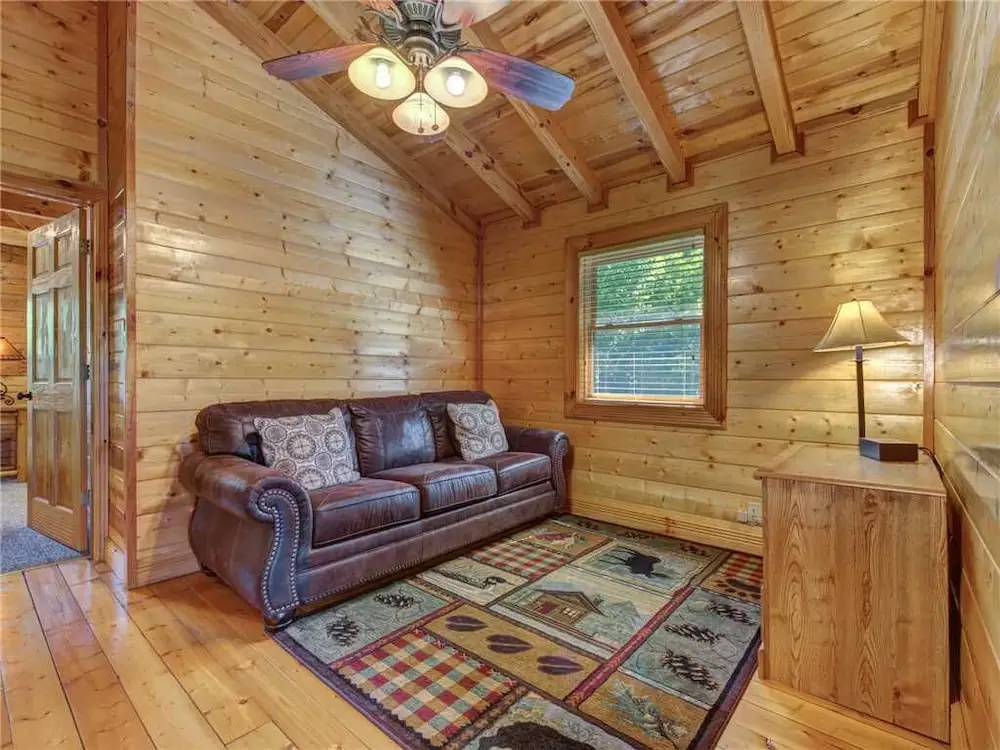 Natures Paradise, 4 Bedroom, Fireplace, Sleeps 14