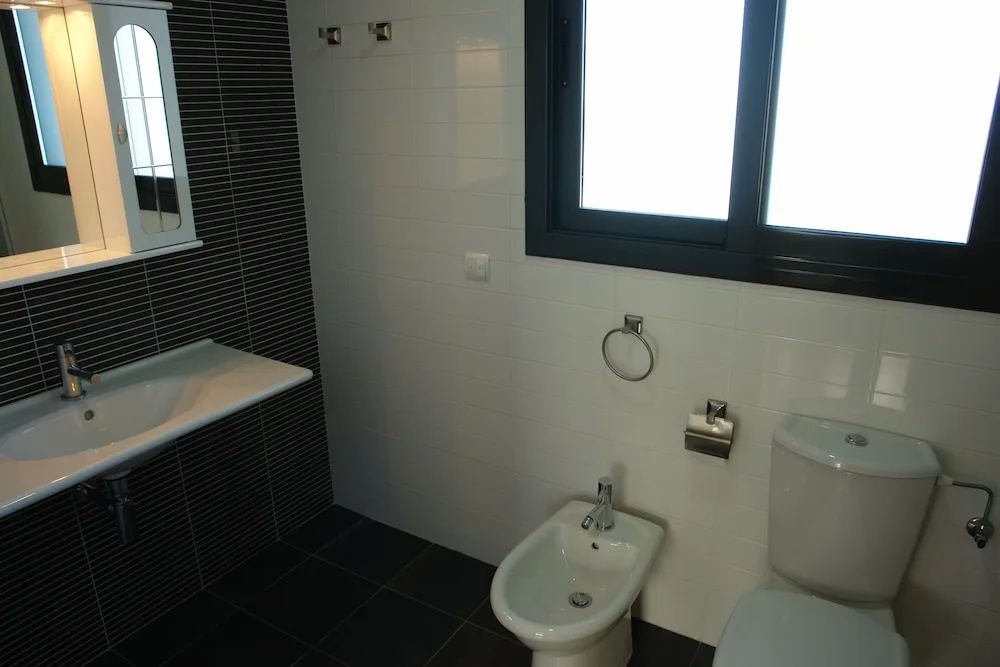 Seafront House With Private Pool and Wif