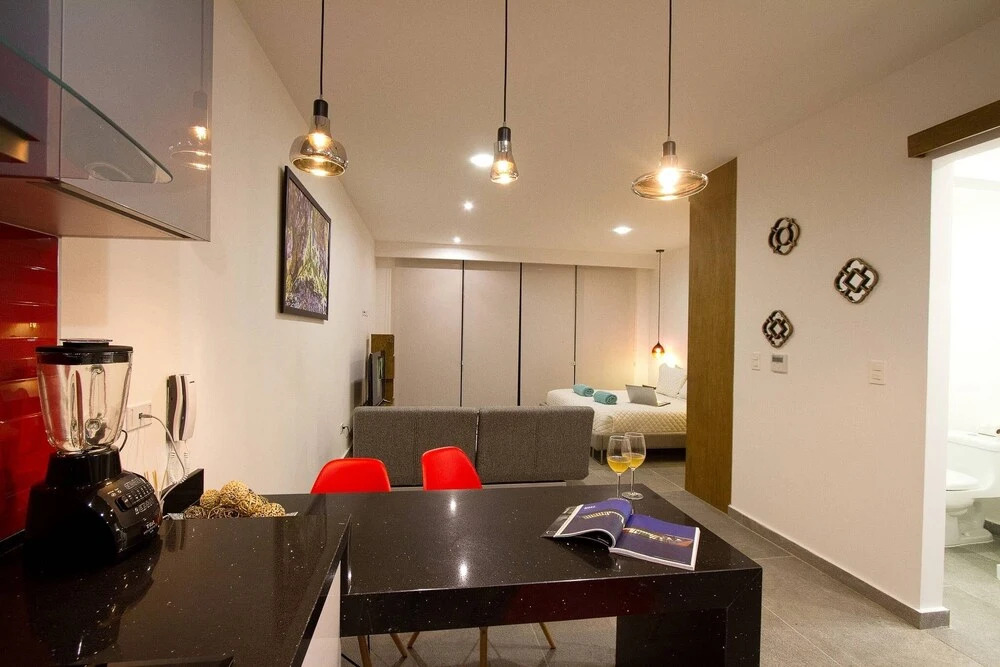 Bright Studio on 5th Avenue with a Rooftop Pool which has Ocean View!