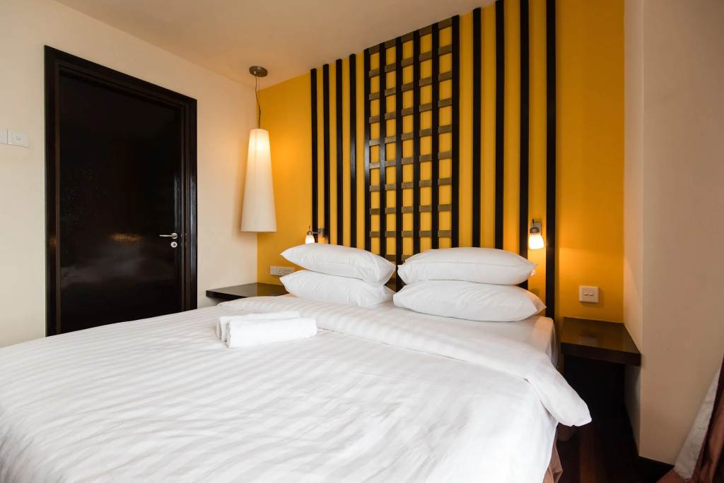 W Studio Resort Suites at Pyramid Tower