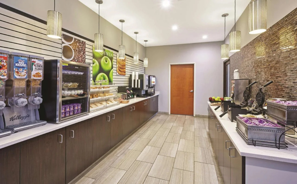 La Quinta Inn & Suites by Wyndham Chicago - Lake Shore