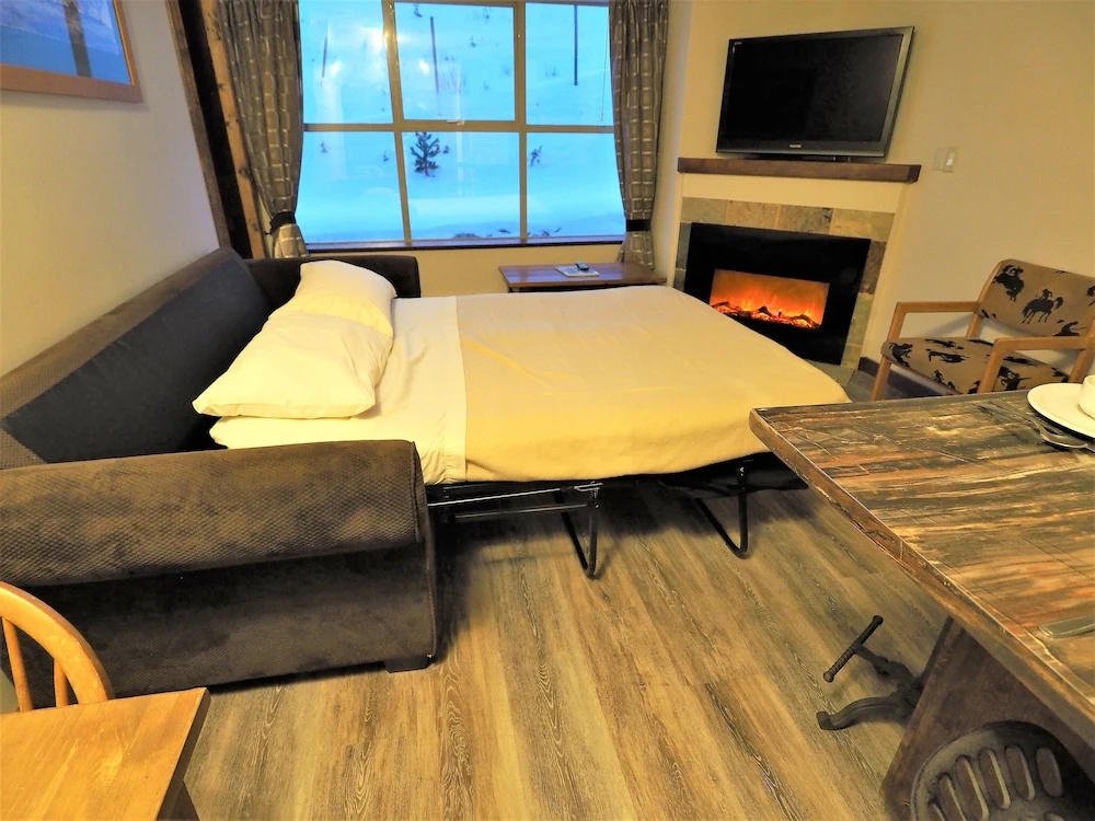 Apex Mountain Inn Suite 321-322 2 Bedrooms 2 Bathrooms Condo