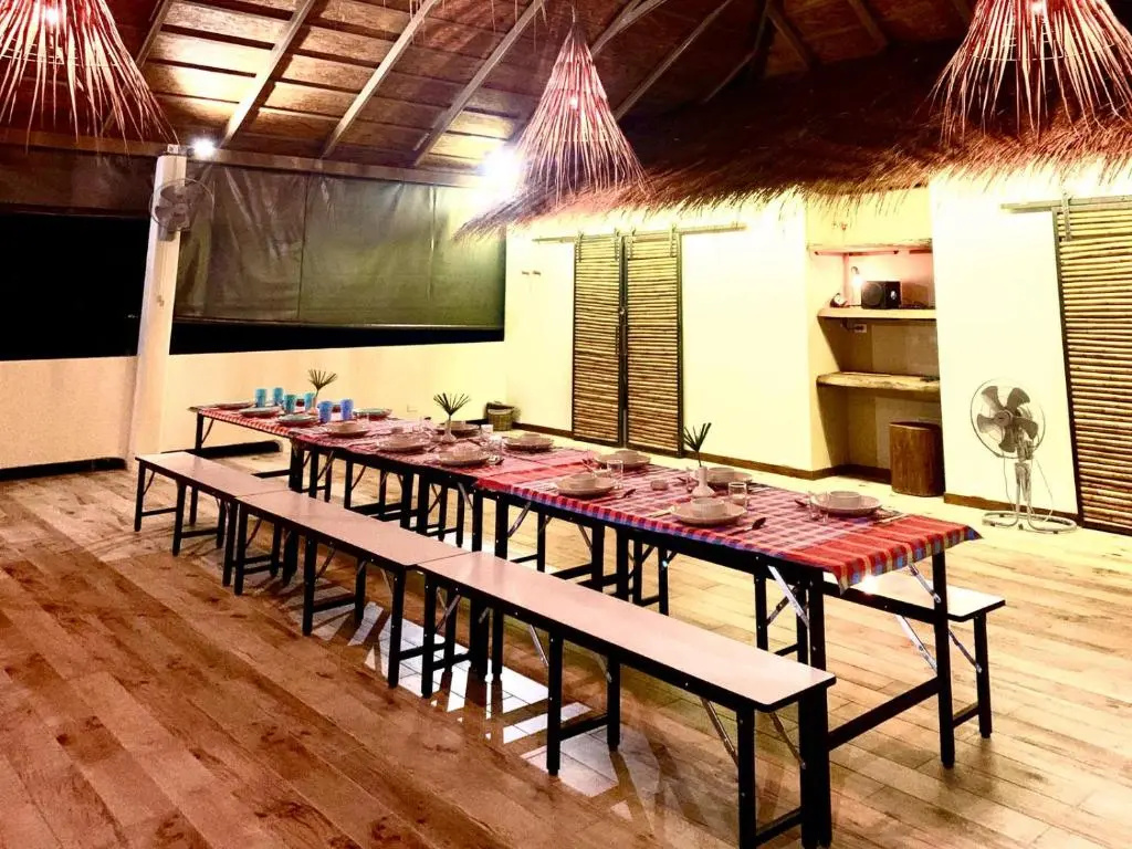 Baan Bai Mai, 2 villas, 8 bedrooms for 16 guests