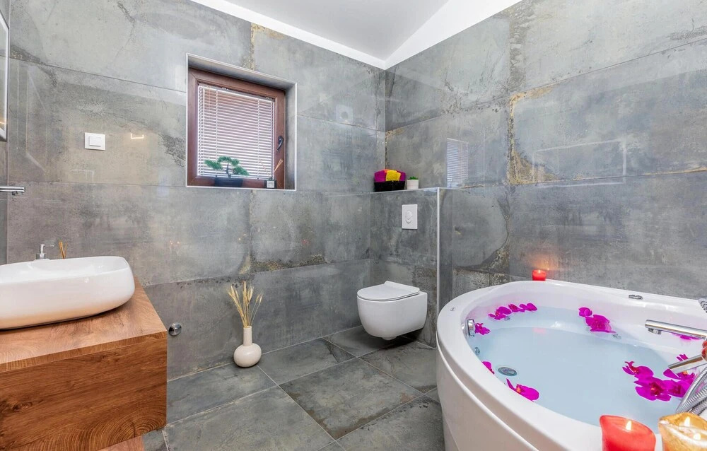 Awesome Home in Jadreski With 3 Bedrooms, Wifi and Outdoor Swimming Pool