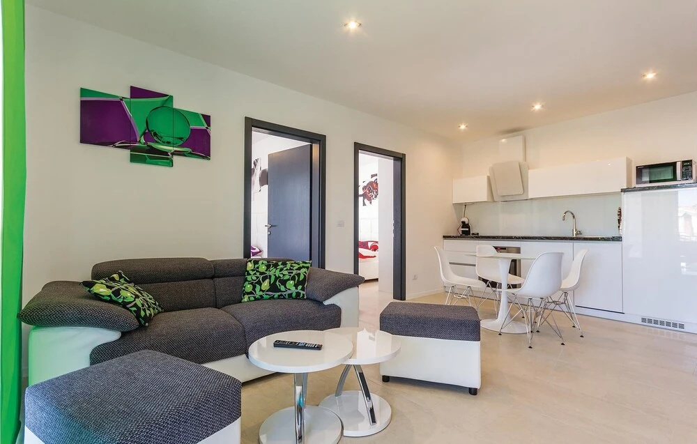 Nice Home in Medulin With Wifi and 2 Bedrooms