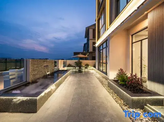 Shanghai Zhouji Hotel (Jinshan North Railway Station Branch)