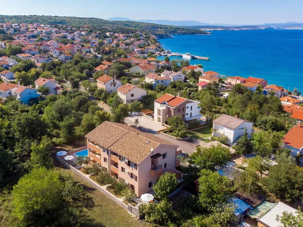 Tea ilo in ilo With 2 Bedrooms and 1 5 Bathrooms
