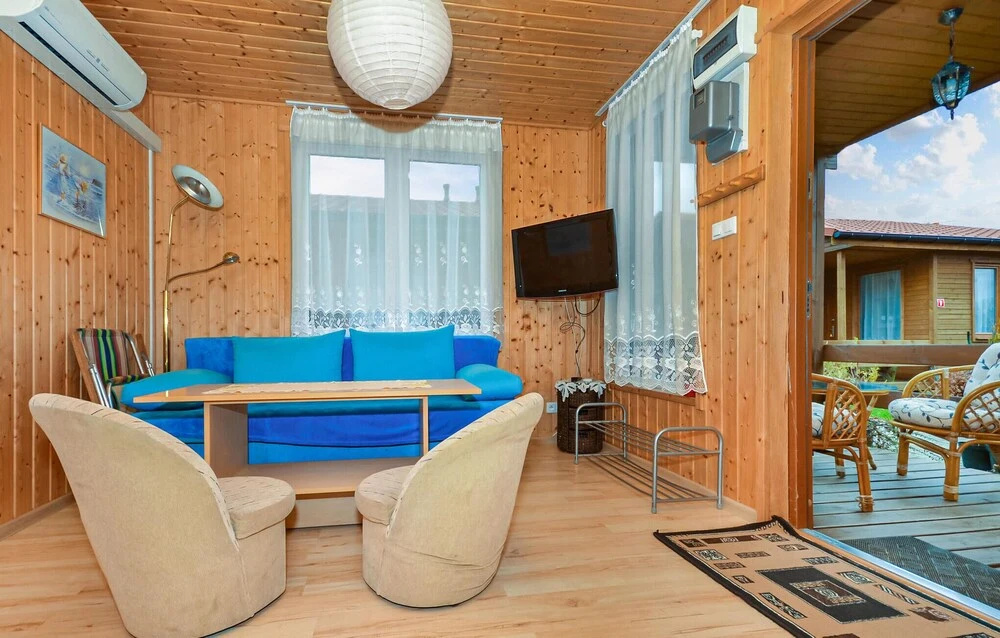 2 Bedroom Lovely Home In Wicie