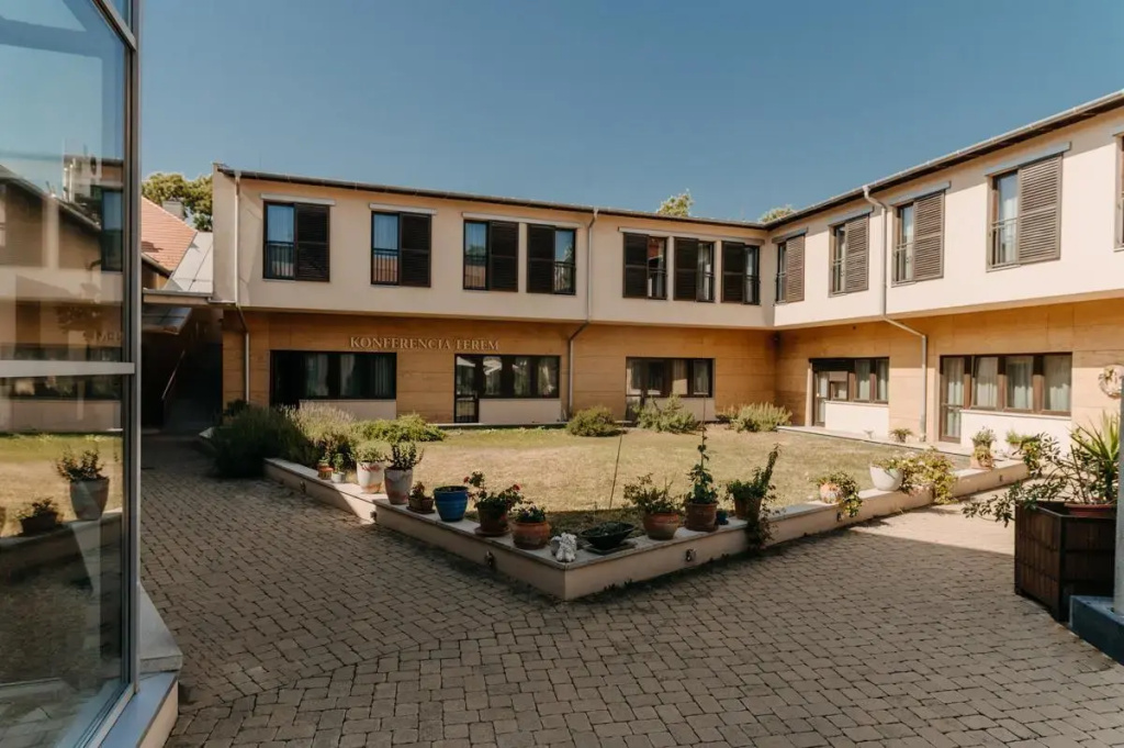 Szent János Hotel