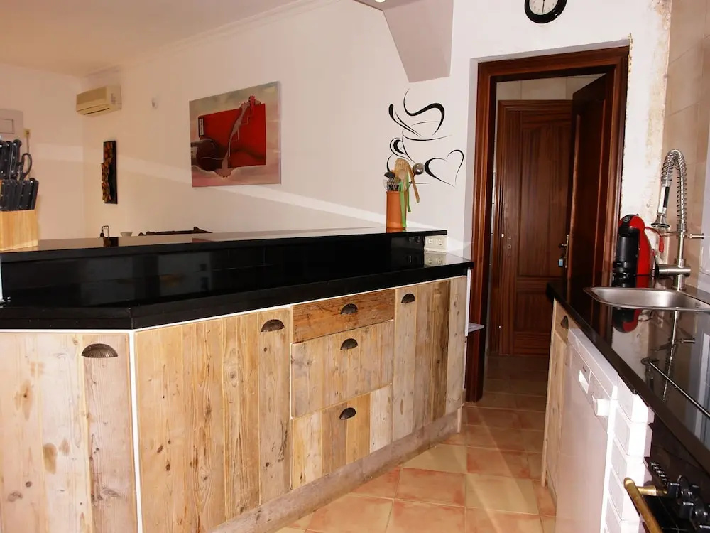 Spacious Villa in Vilacolum With Swimming Pool