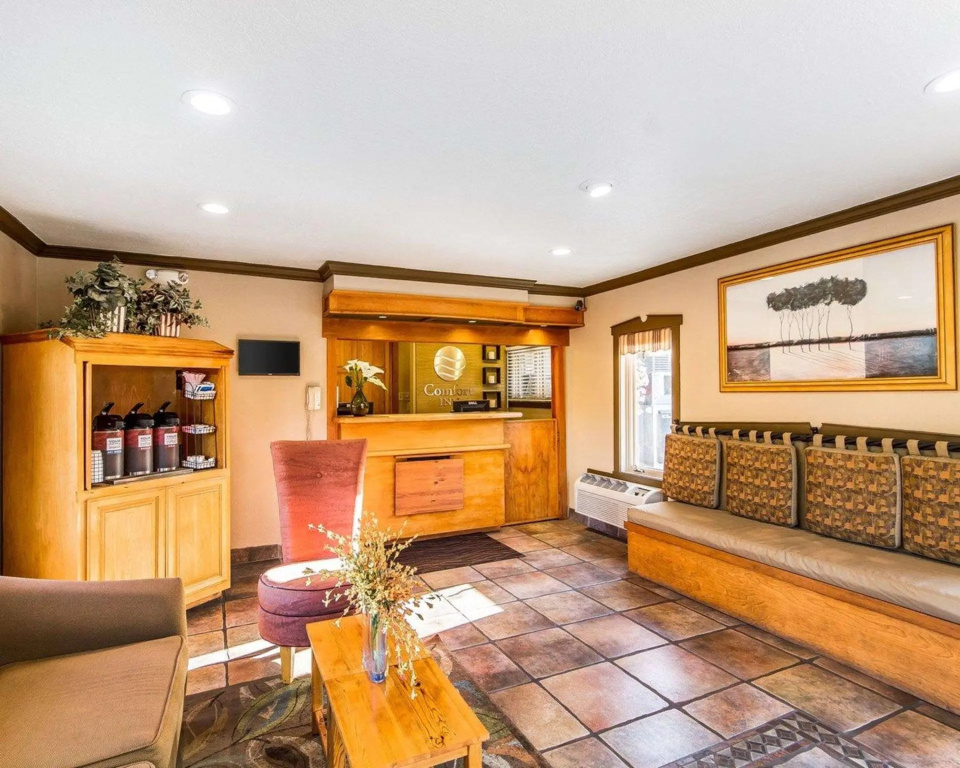 The Inn at 1252 Monterey