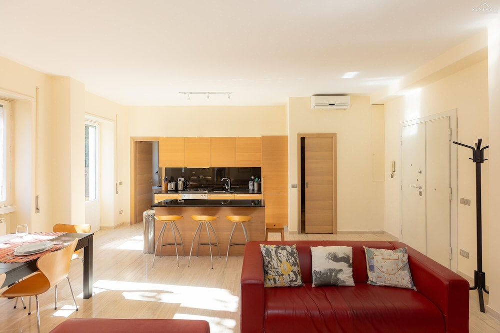 Rental in Rome Pateras Garden Apartment
