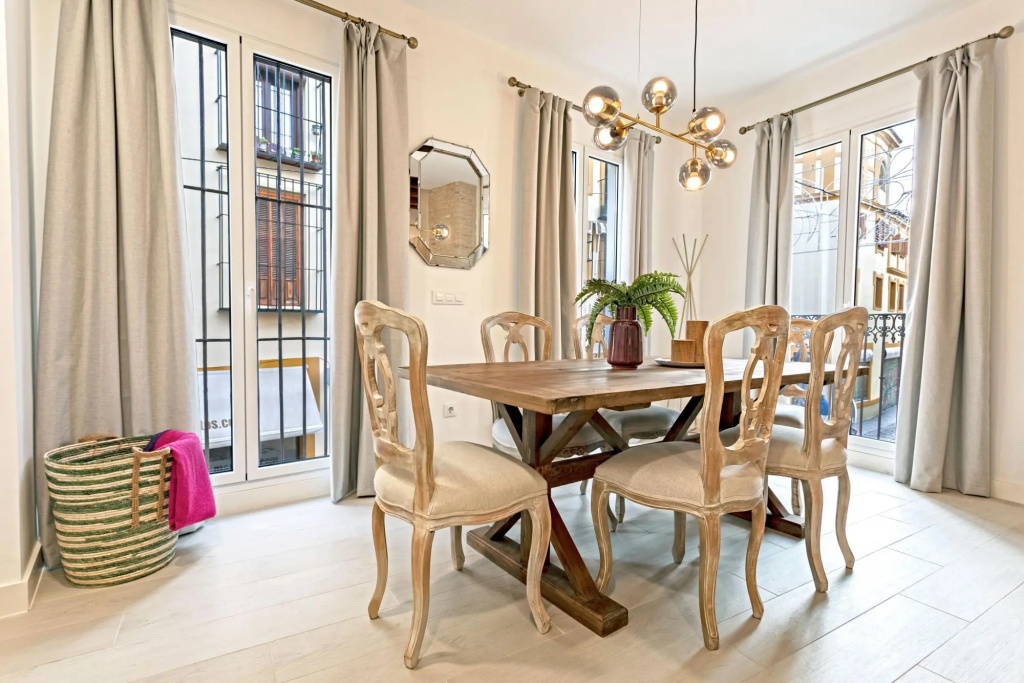 Centrical Apartment with Modern Design. Feria II