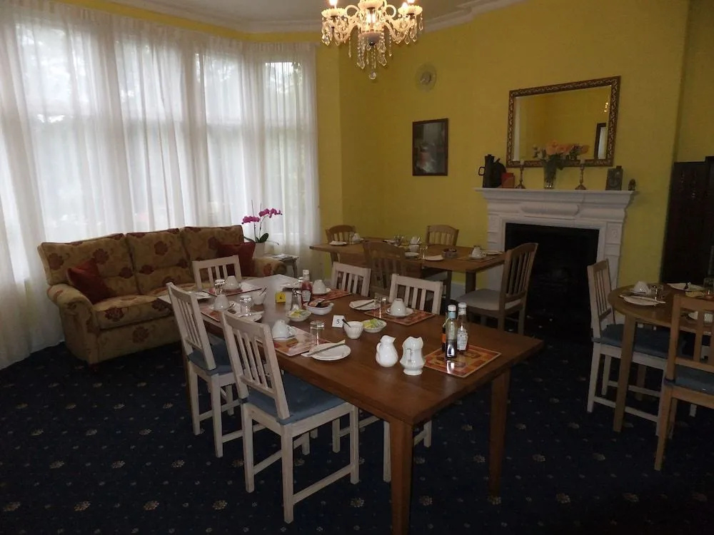 Elgin Villa
