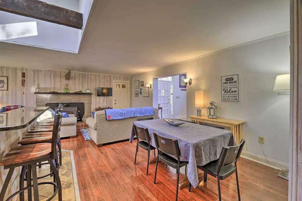 Pet-friendly Cabin w/ Dock on Claytor Lake!