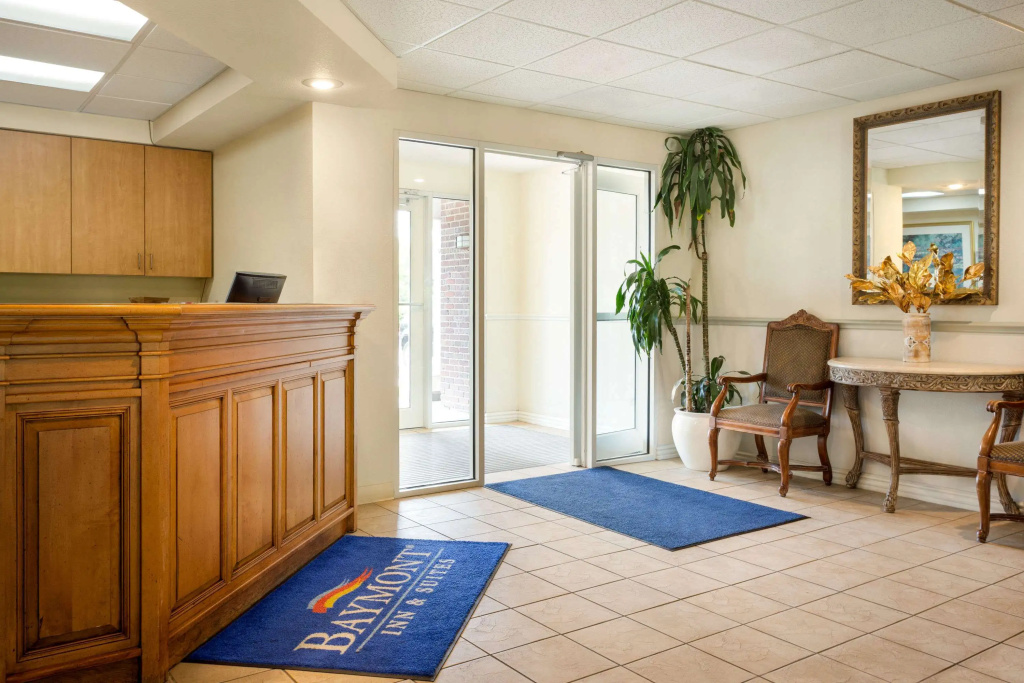 Baymont by Wyndham Wichita East