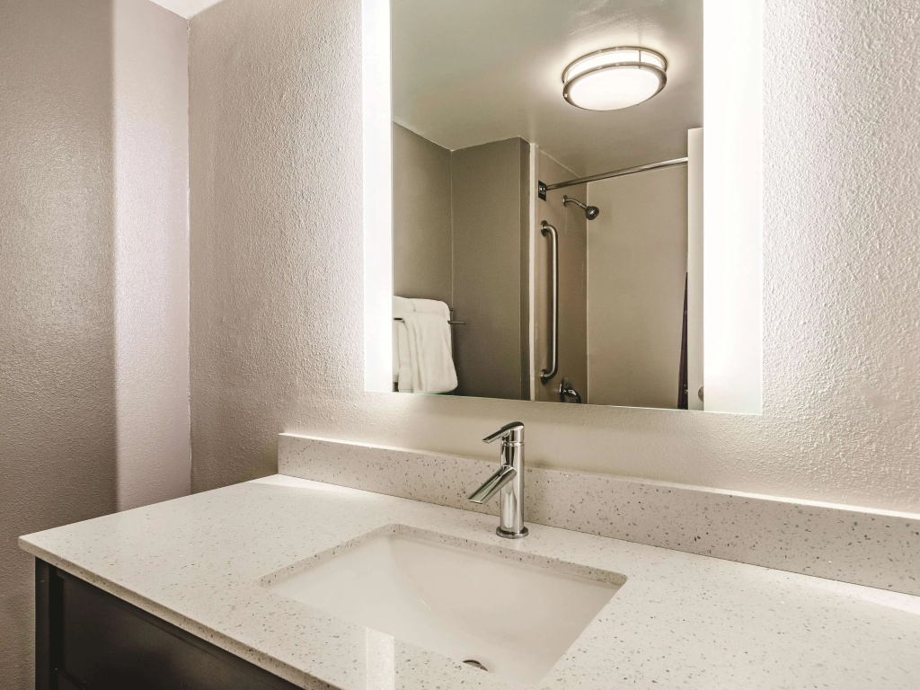La Quinta by Wyndham Warwick Providence Airport