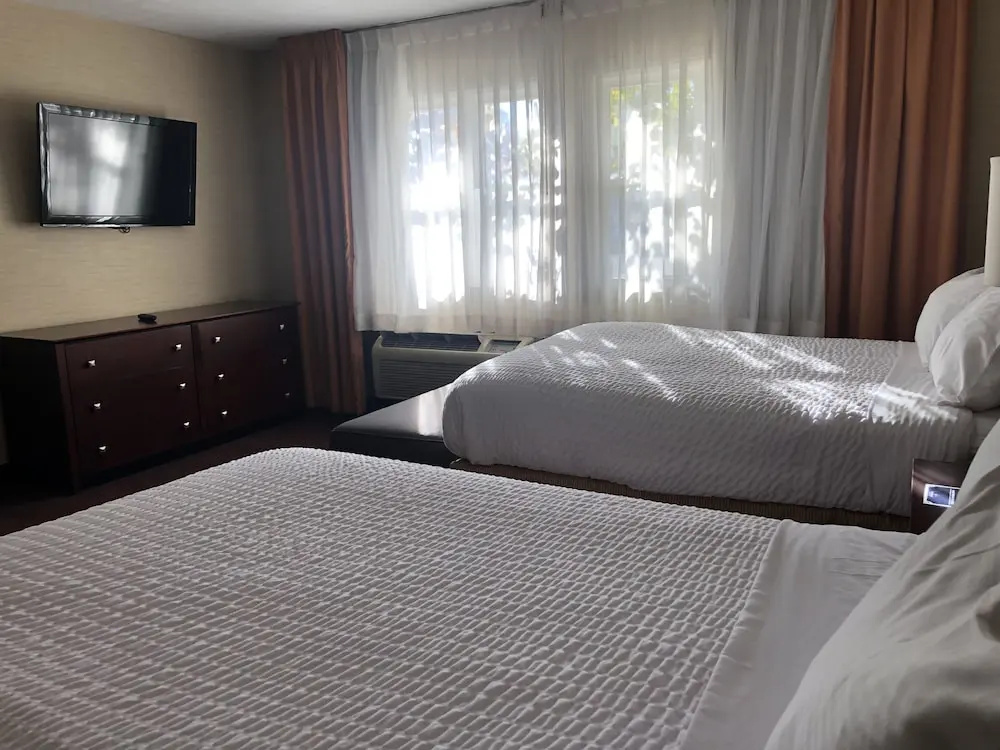 Ivy Court Inn and Suites